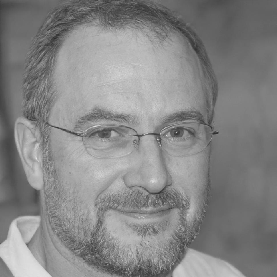 Carlos Mendoza, instructor principal de diseño 3D